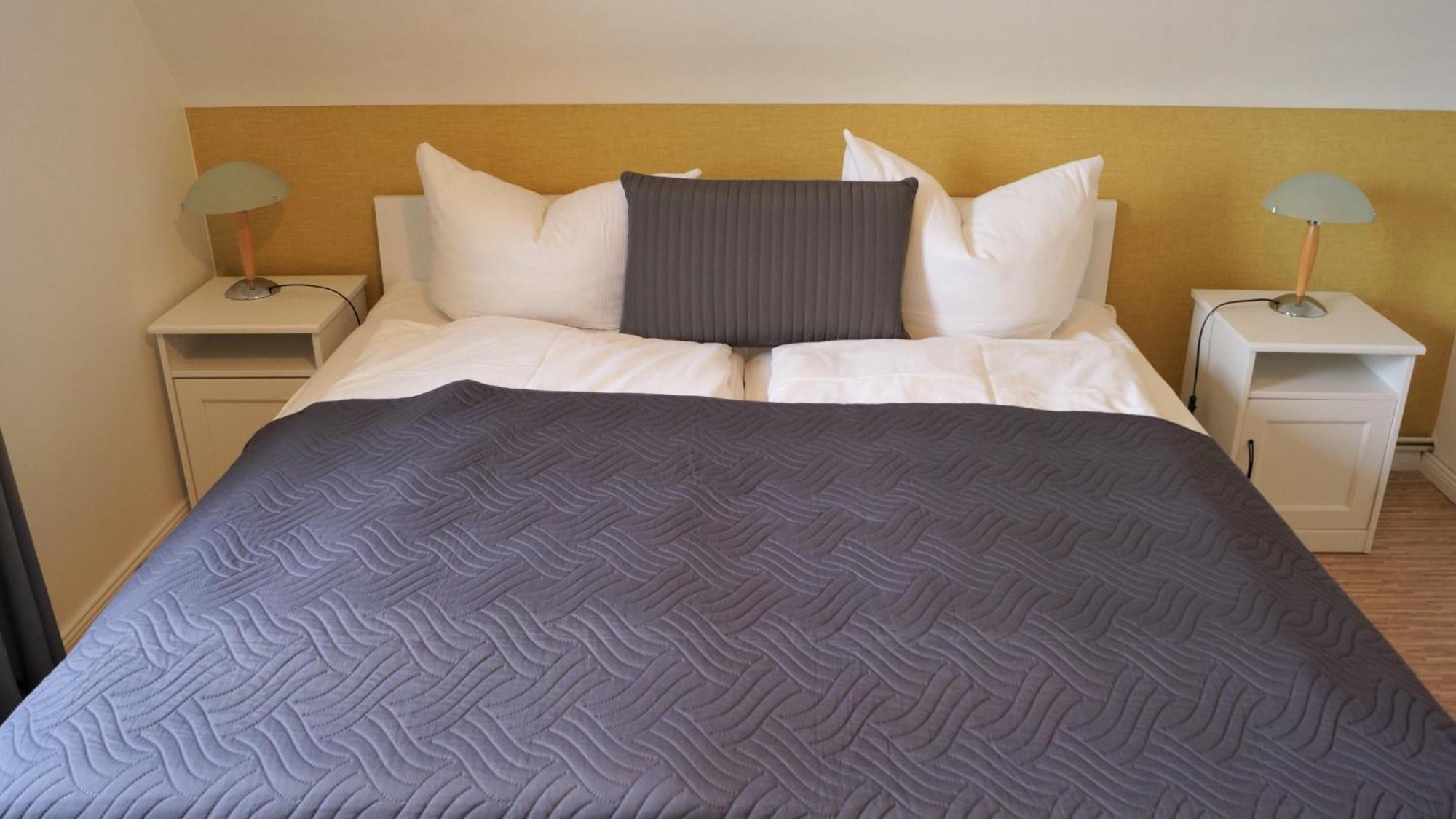 Urlaub Auf Der Insel Ruegen Apartment Bergen Auf Rugen Bilik gambar