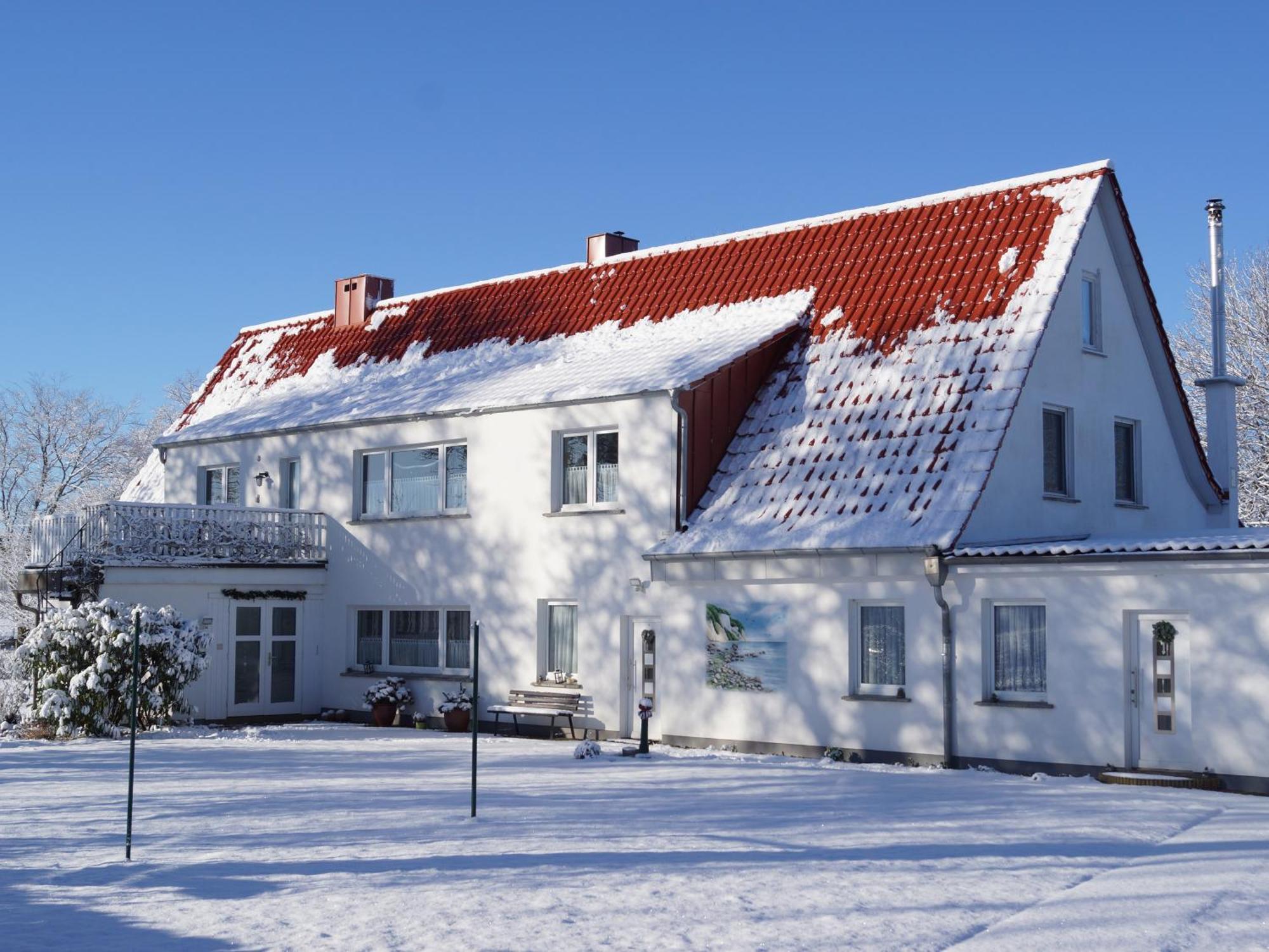 Urlaub Auf Der Insel Ruegen Apartment Bergen Auf Rugen Bilik gambar