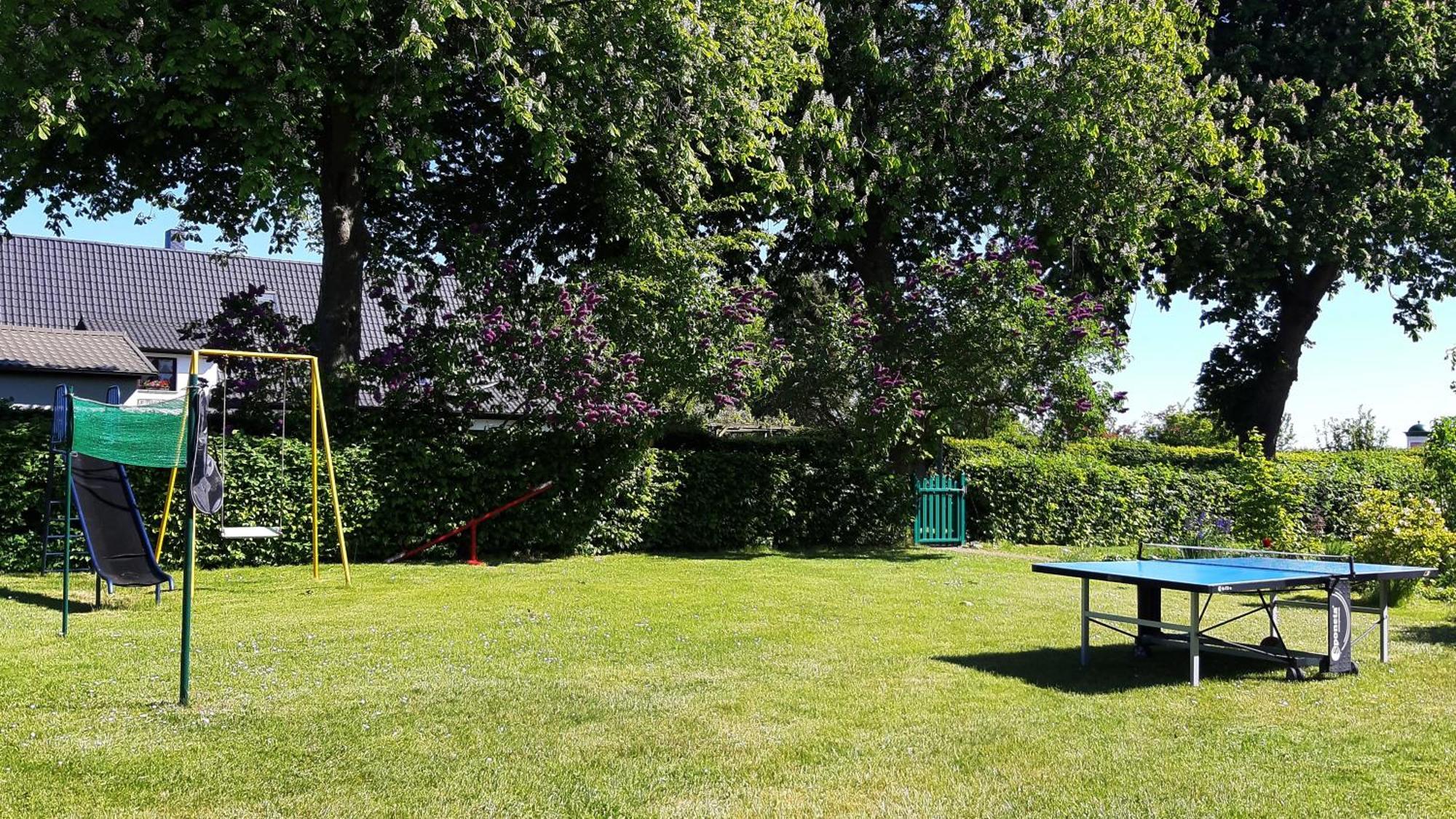 Urlaub Auf Der Insel Ruegen Apartment Bergen Auf Rugen Bilik gambar